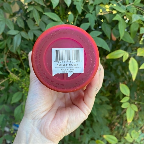 SOLD - Limited edition fuchsia Starbucks holiday 2021 tumbler - Picture 6 of 9